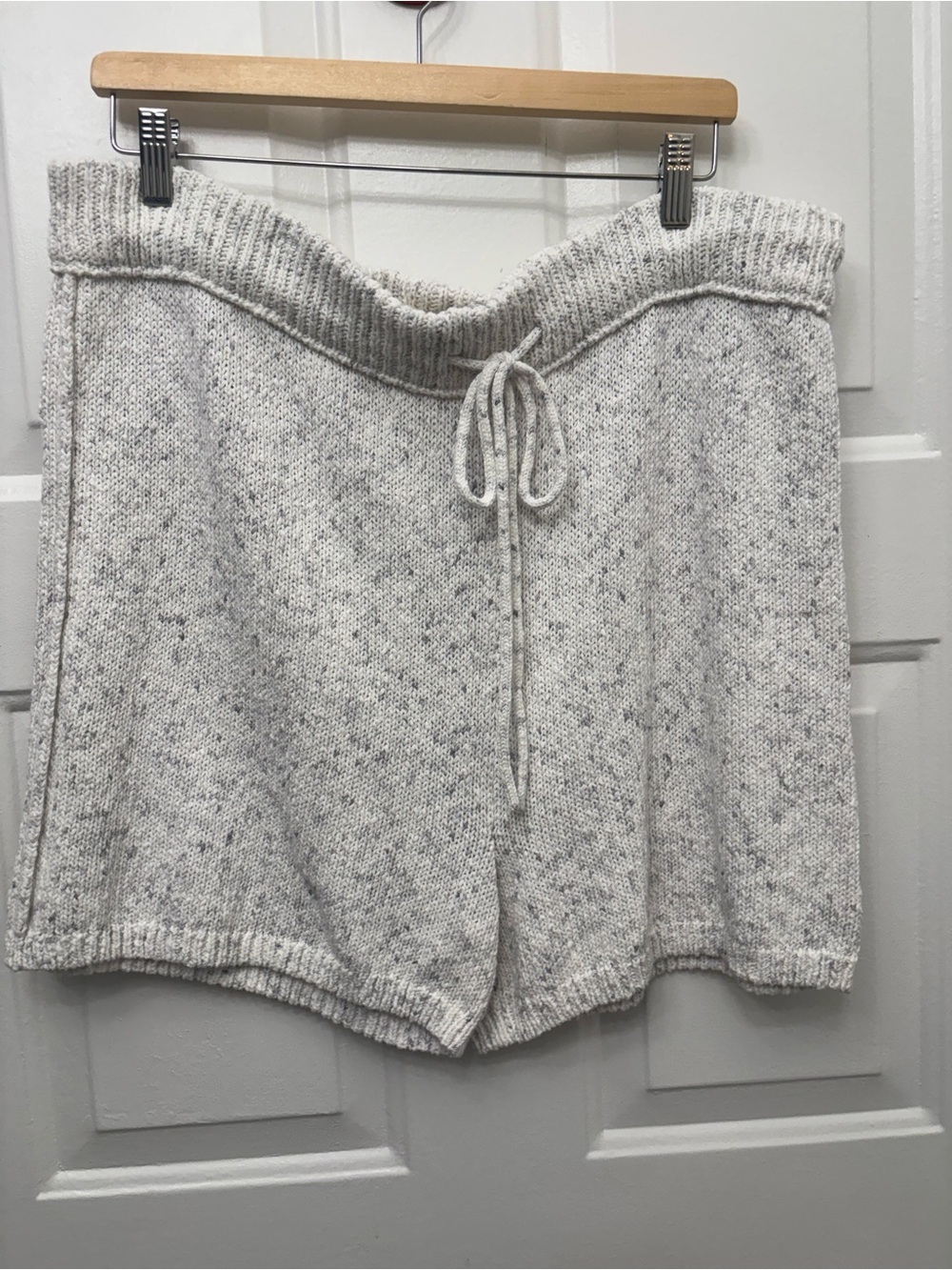 Universal Thread Heathered Ivory Knit High-Waist Lounge Shorts